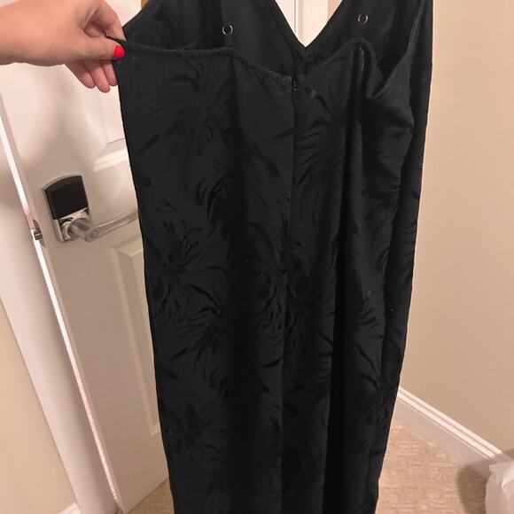 Leith Black Jacquard V-Neck Wide-Leg Jumpsuit – Size Small - Picture 3 of 4